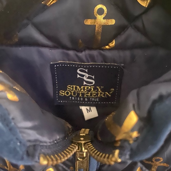 Simply Southern Women’s Puffer Vest Medium Navy Blue Nautical Boat Anchors Zip - Picture 4 of 4